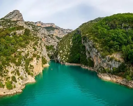 Bien équipé 2 Lit 2 Place, Canapé Lit, 5 Personnes, Terrasse Bien équipé, Planchas, Parking Gratuit Sur Place, A Proximité De Commerce Et De Cure Thermal, Cadarache ,forcalquier, Gorge Du Verdon , Moustier, Montagne De Appartamento Volx