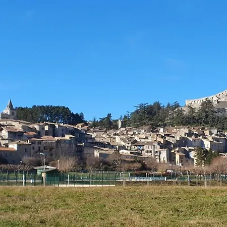 Apartment Bien Equipe: Cozy 2-bedroom With Terrace Near Thermal Spas Volx