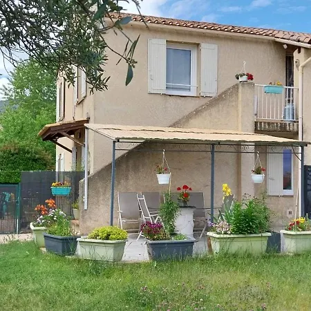 Bien Equipe: Cozy 2-bedroom With Terrace Near Thermal Spas *