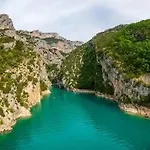 Bien Equipe 2 Lit 2 Place Dans Chaque Canape Lit 2 Place, 5 Personnes, Terrasse Bien Equipe, Planchas, Parking Gratuit Sur Place, A Proximite De Commerce Et De Cure Thermal, Cadarache ,forcalquier, Gorge Du Verd Apartman Volx