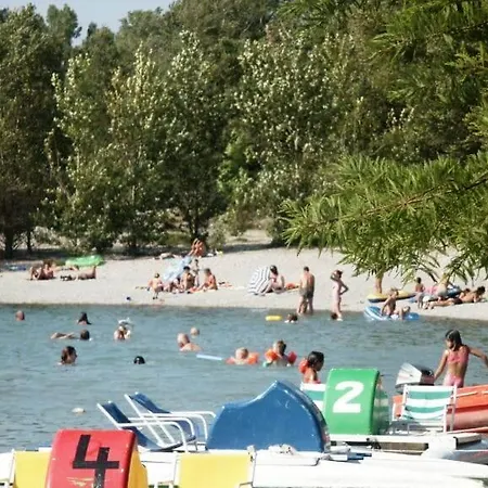 De 50m De Dessous De Confortable Et Bien équipé Terrasse De 40 Bien équipé Barbecue Et Planchas Parasol Wifi Gratuit Parking Gratuit Appartement
