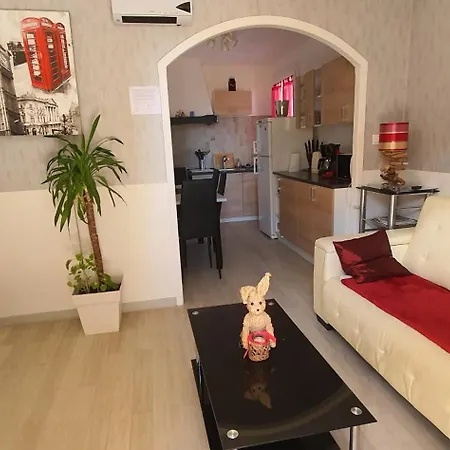 De 50m De Dessous De Confortable Et Bien équipé Terrasse De 40 Bien équipé Barbecue Et Planchas Parasol Wifi Gratuit Parking Gratuit Appartement