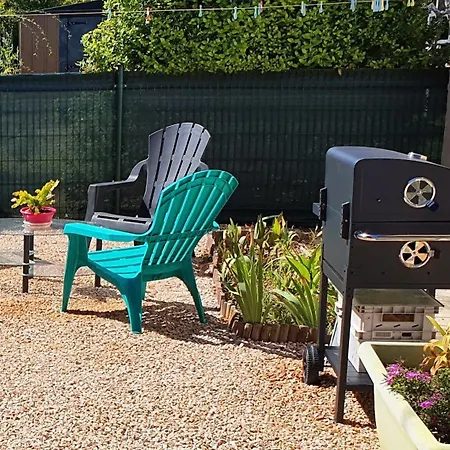 Bien Equipe 2 Lit 2 Place Dans Chaque Canape Lit 2 Place, 5 Personnes, Terrasse Bien Equipe, Planchas, Parking Gratuit Sur Place, A Proximite De Commerce Et De Cure Thermal, Cadarache ,forcalquier, Gorge Du Verd Apartman Volx
